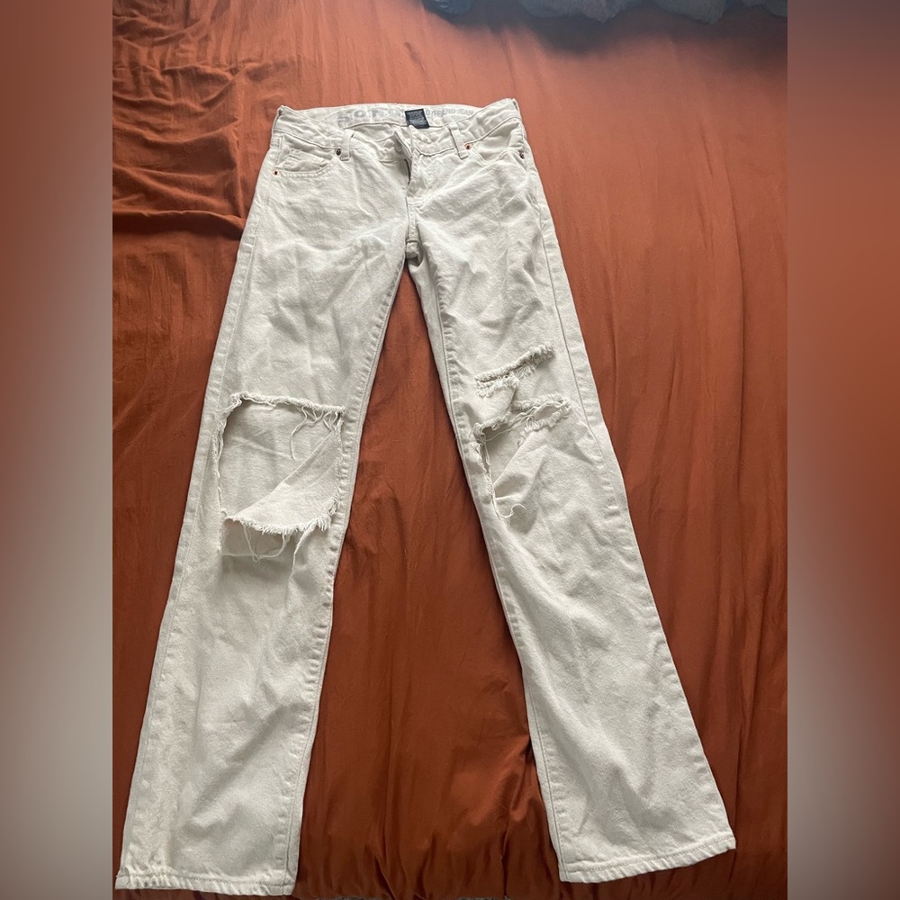 Low rise jeans